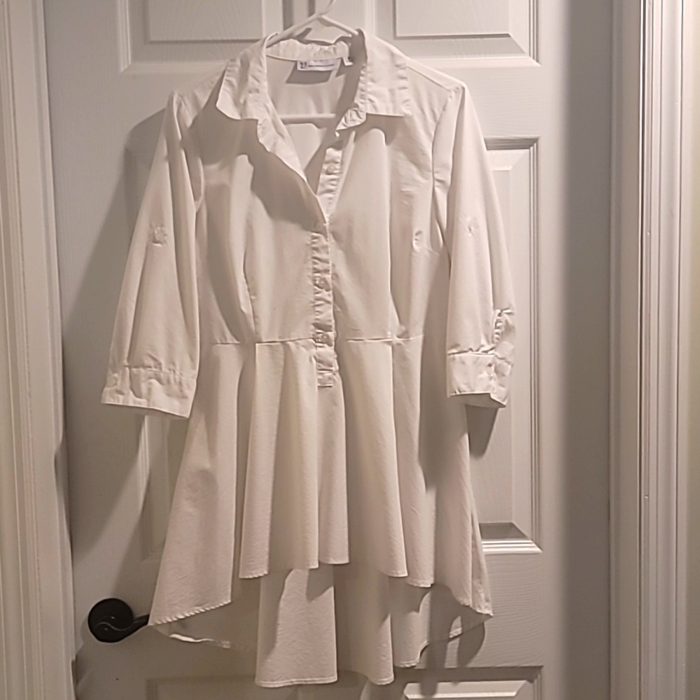 Womans medium hi/lo dress shirt
